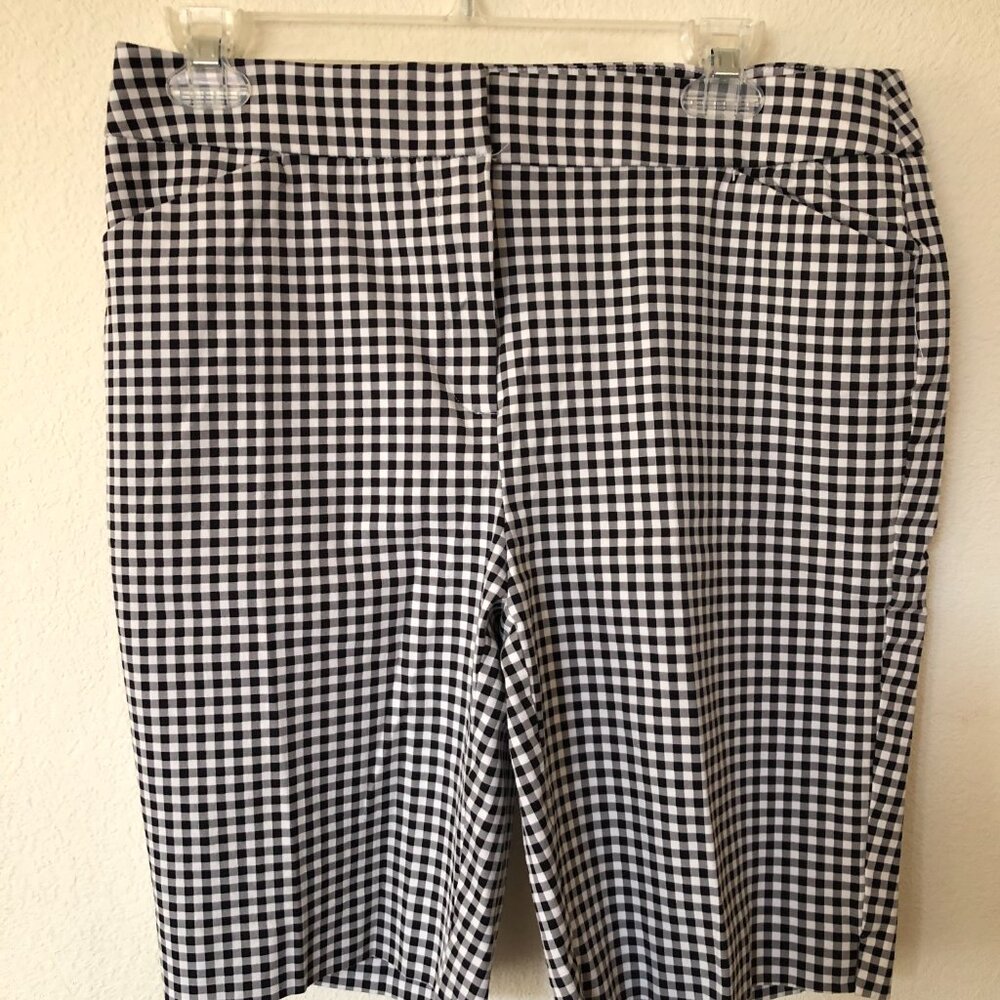Chico's Shorts 0.5 Size 8